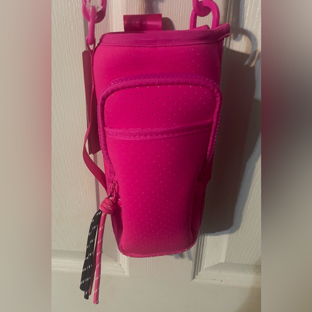 NWT No Boundaries Hot Pink Neoprene Tumbler Holder Crossbody Bag - Picture 9 of 12